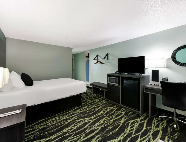 Super 8 Liberty NE Kansas City Area hotel detail image 3