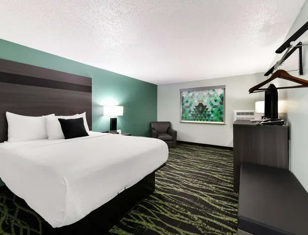 Super 8 Liberty NE Kansas City Area hotel detail image 4