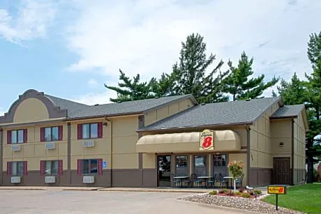 Super 8 by Wyndham Pella hotel detail image 3