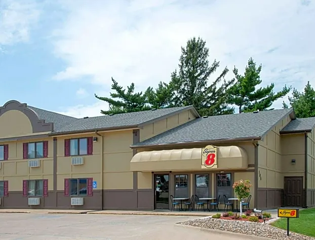 Super 8 by Wyndham Pella hotel detail image 2