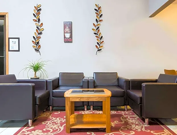 Super 8 by Wyndham Pella hotel detail image 3