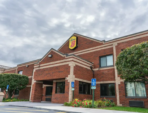 Super 8 by Wyndham Elgin hotel detail image 2