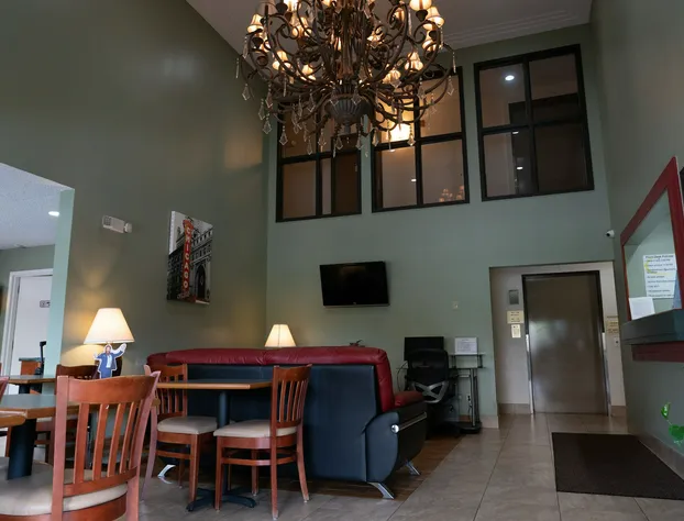 Super 8 by Wyndham Elgin hotel detail image 3