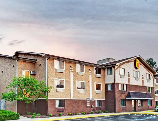 Super 8 by Wyndham Baltimore/Essex Area hotel detail image 1