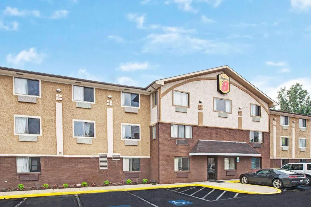 Super 8 by Wyndham Baltimore/Essex Area hotel hero