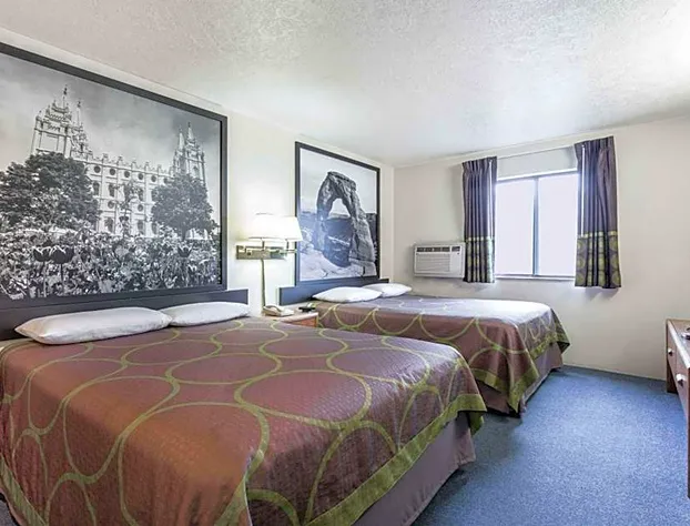 Super 8 by Wyndham Logan hotel detail image 3