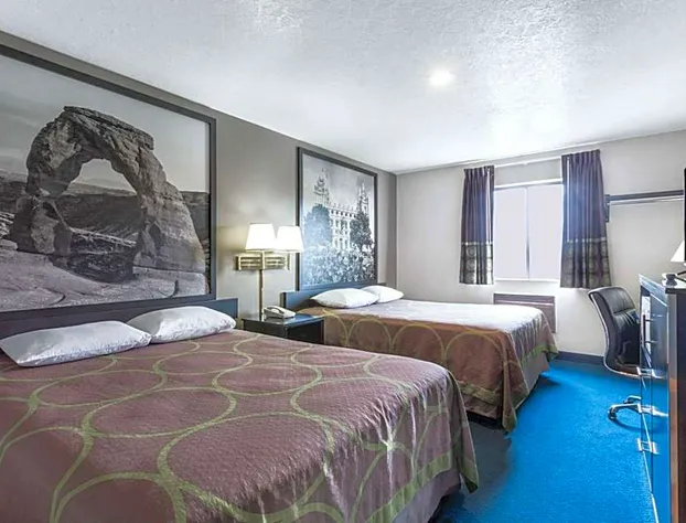 Super 8 by Wyndham Logan hotel detail image 4