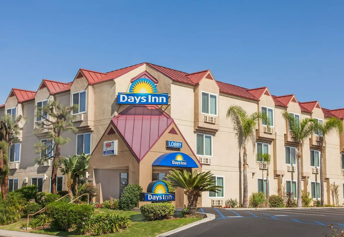 Days Inn by Wyndham Carlsbad hotel hero