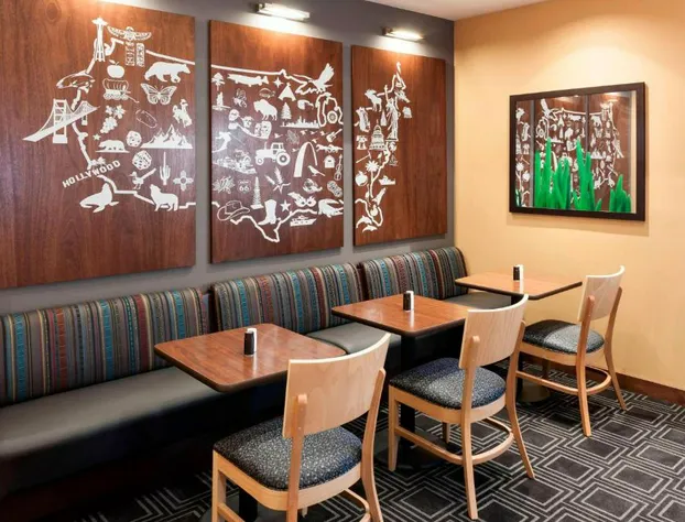 TownePlace Suites by Marriott Dallas Las Colinas hotel detail image 3