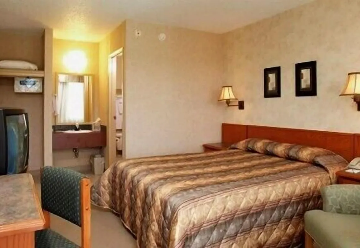 Langley Hwy Hotel hotel hero