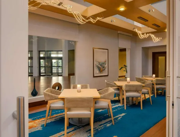 DoubleTree by Hilton Pittsburgh - Cranberry hotel detail image 4