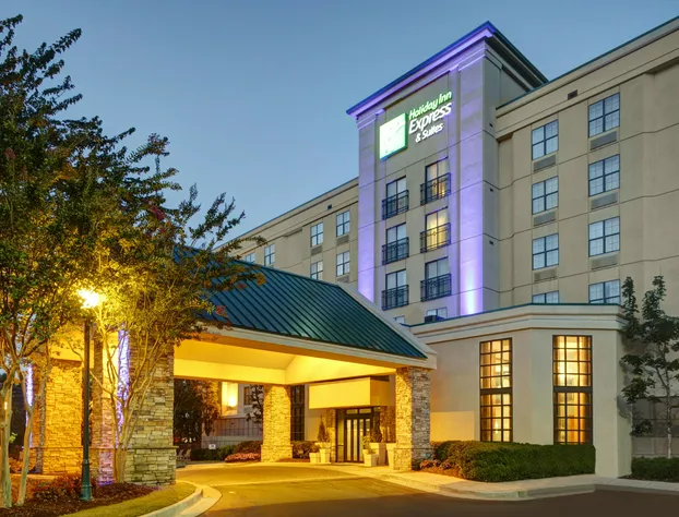 Holiday Inn Express & Suites Atlanta Buckhead by IHG hotel detail image 1