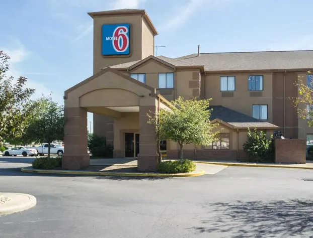 Motel 6 Indianapolis, IN - Airport hotel detail image 4