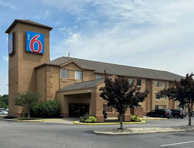 Motel 6 Indianapolis, IN - Airport hotel detail image 4