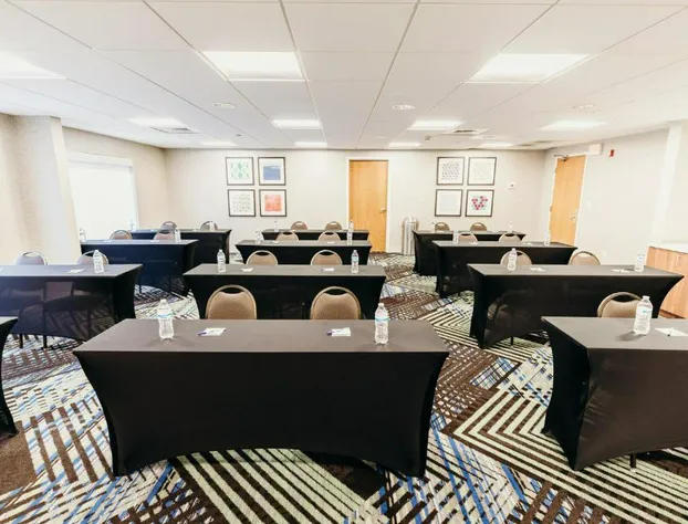 Holiday Inn Express Atlanta NE I-85 Clairmont by IHG hotel detail image 2