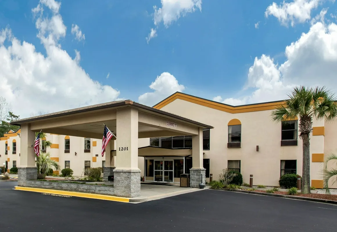 Quality Inn Surfside Myrtle Beach hotel hero