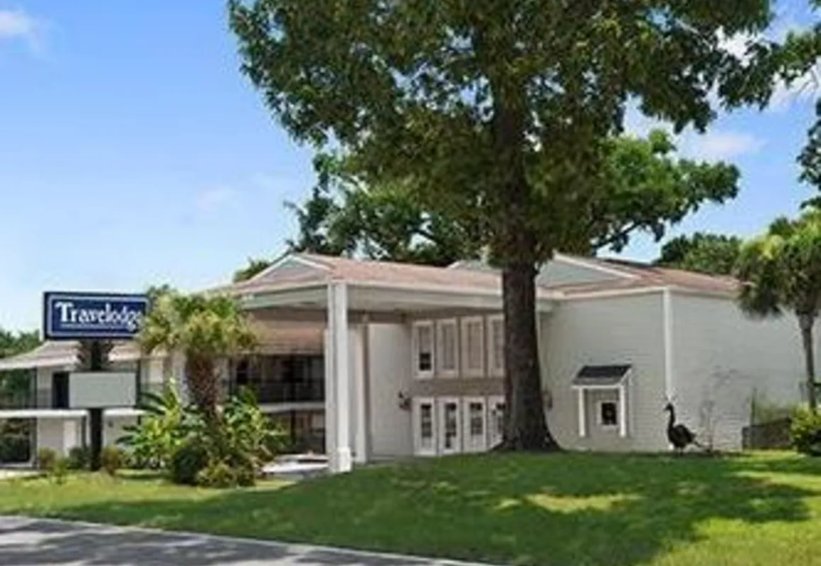 Travelodge by Wyndham Ocean Springs hotel hero