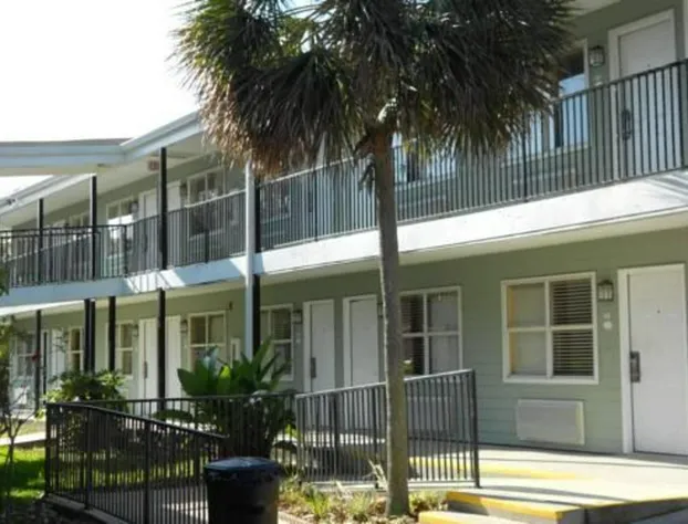 Travelodge by Wyndham Ocean Springs hotel detail image 2