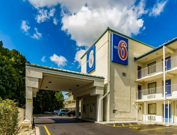 Motel 6 Raleigh, NC - Cary hotel detail image 1