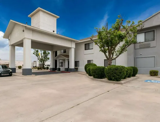Quality Inn & Suites Artesia hotel detail image 1