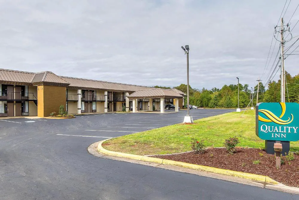 Quality Inn hotel hero