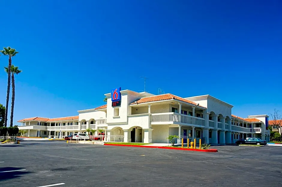 Motel 6 Carlsbad, CA Beach hotel hero