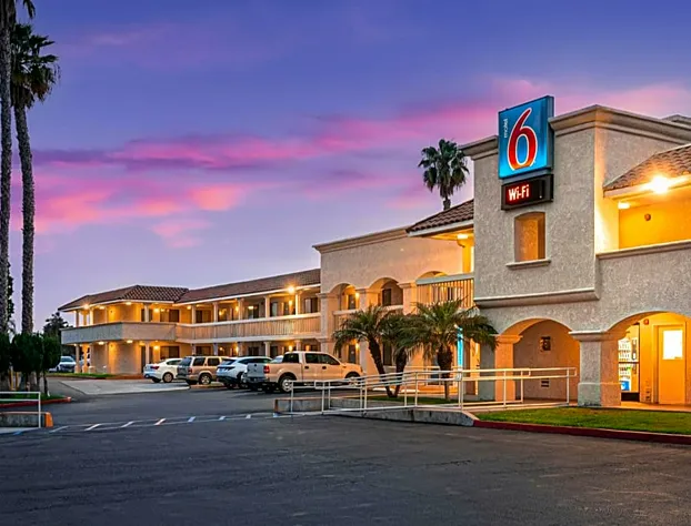 Motel 6 Carlsbad, CA Beach hotel detail image 1