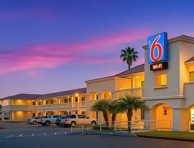 Motel 6 Carlsbad, CA Beach hotel detail image 1