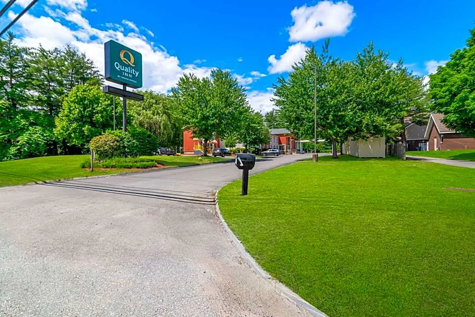 Quality Inn Merrimack - Nashua hotel hero