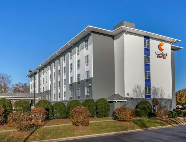 Comfort Suites Pineville - Ballantyne Area hotel detail image 1