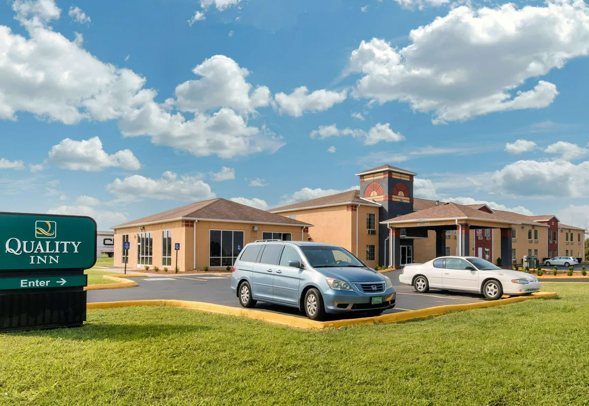 Quality Inn hotel hero