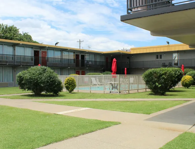 Econo Lodge Paducah West I-24 hotel detail image 2