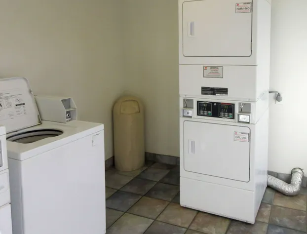 Econo Lodge Paducah West I-24 hotel detail image 4