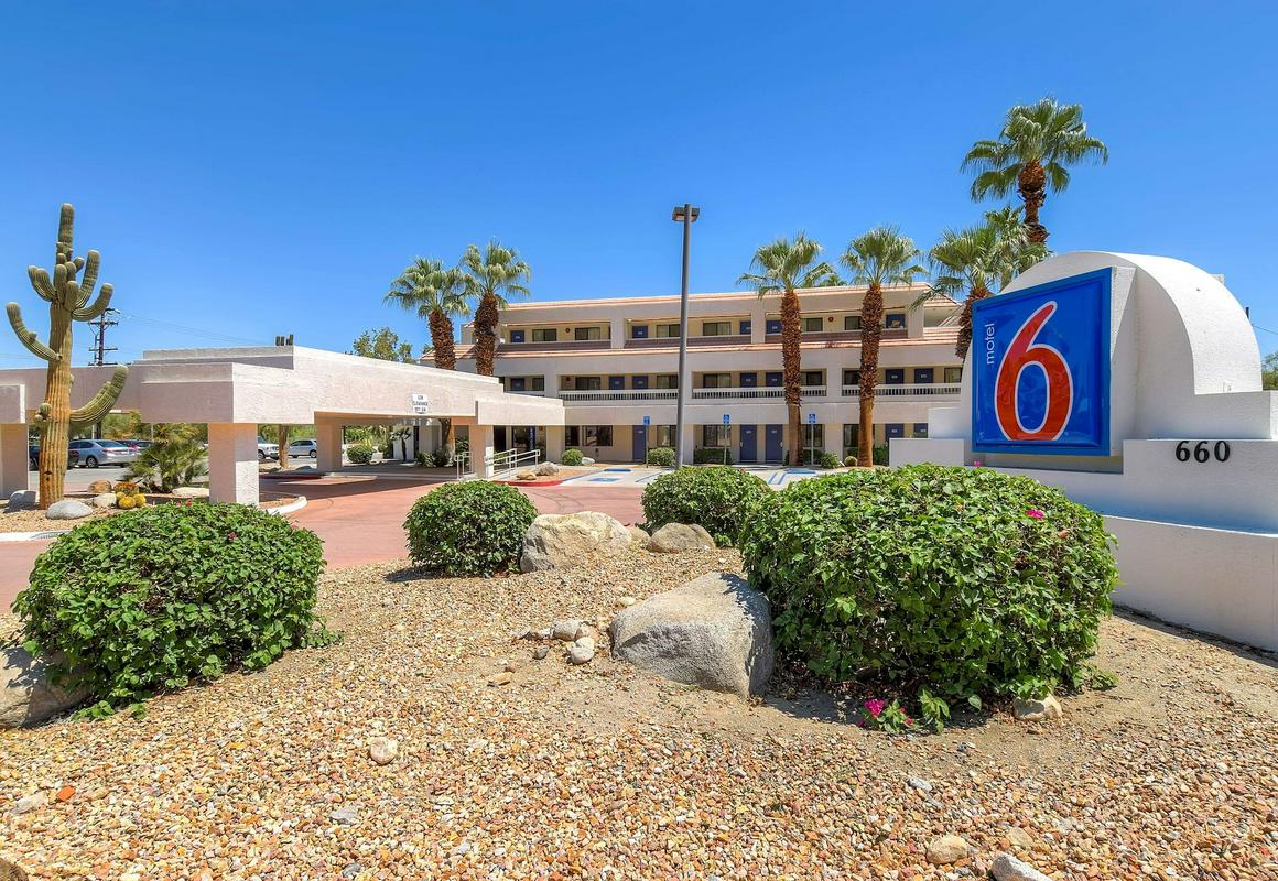 Motel 6 Palm Springs, CA - Downtown hotel hero