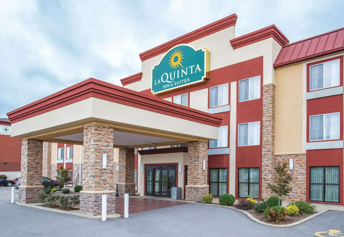 La Quinta Inn & Suites by Wyndham O'Fallon, IL - St. Louis hotel hero