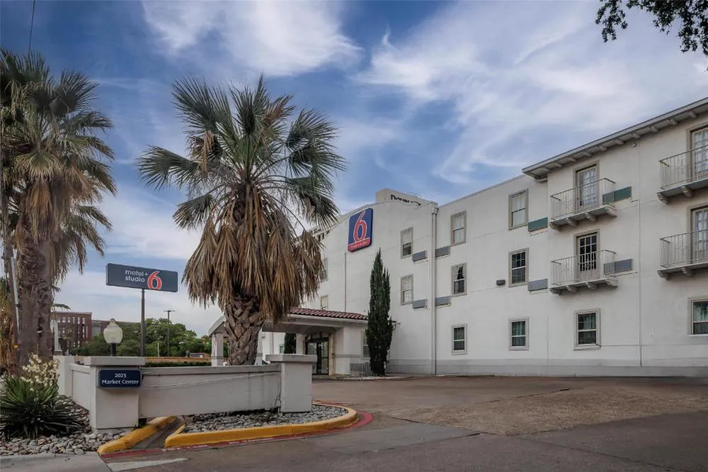 Motel 6 Dallas, TX – Downtown hotel hero