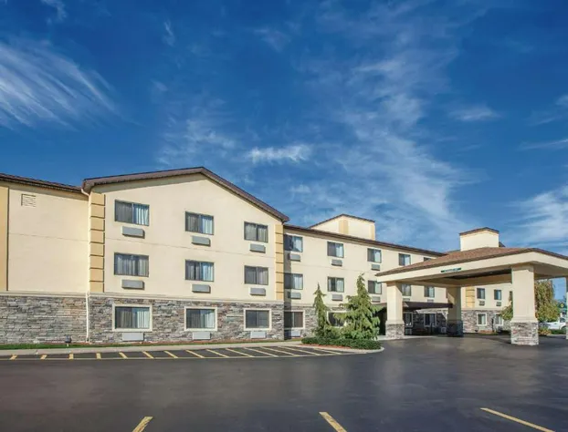 La Quinta Inn & Suites by Wyndham Erie hotel detail image 1