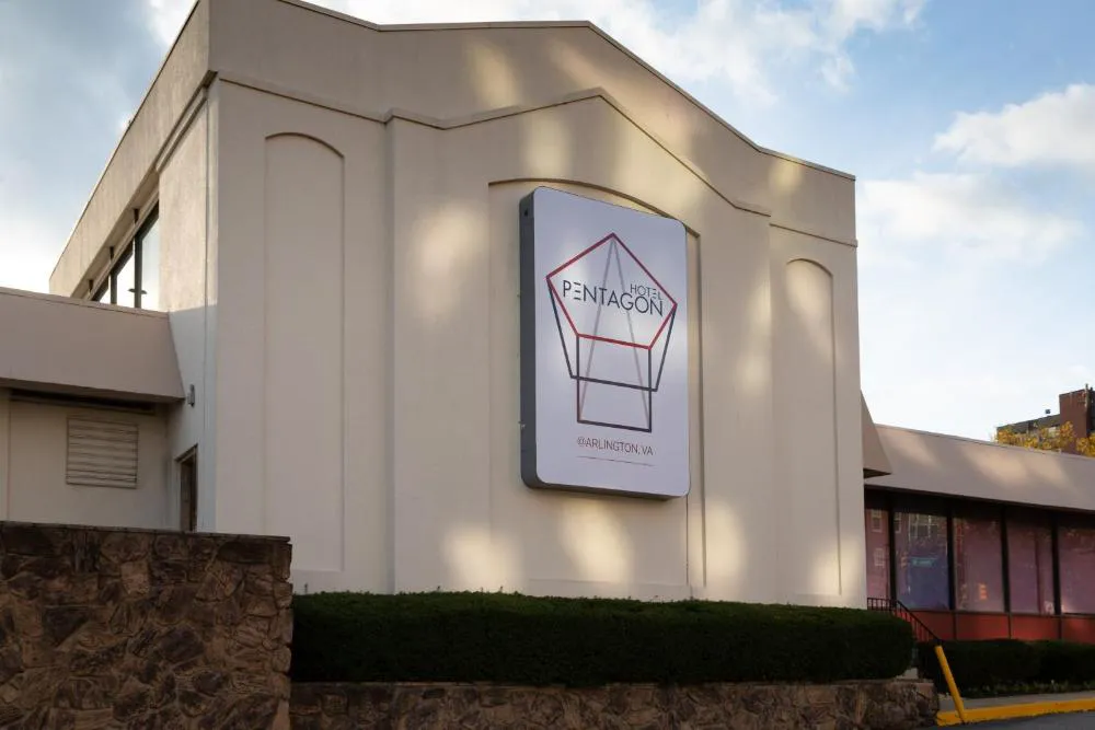 Hotel Pentagon hotel hero