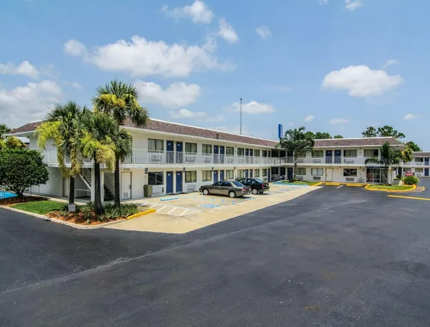 Motel 6 Jacksonville, FL - Orange Park hotel detail image 3