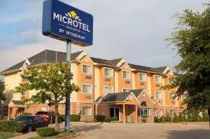 Microtel Inn & Suites by Wyndham Garland/Dallas hotel hero