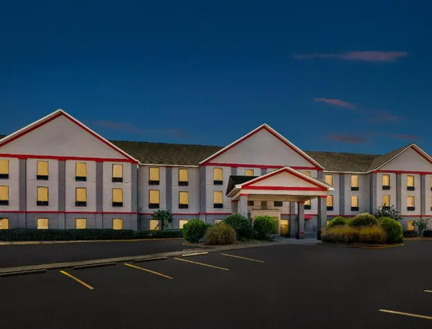 Red Roof Inn PLUS+ & Suites Atlanta Airport South hotel detail image 1