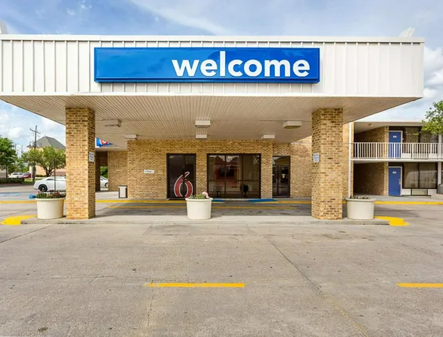 Motel 6 Baton Rouge, LA - Southeast hotel detail image 1