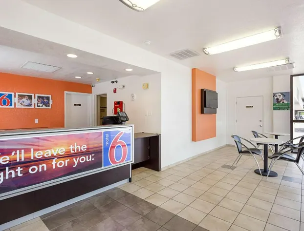 Motel 6 Baton Rouge, LA - Southeast hotel detail image 3