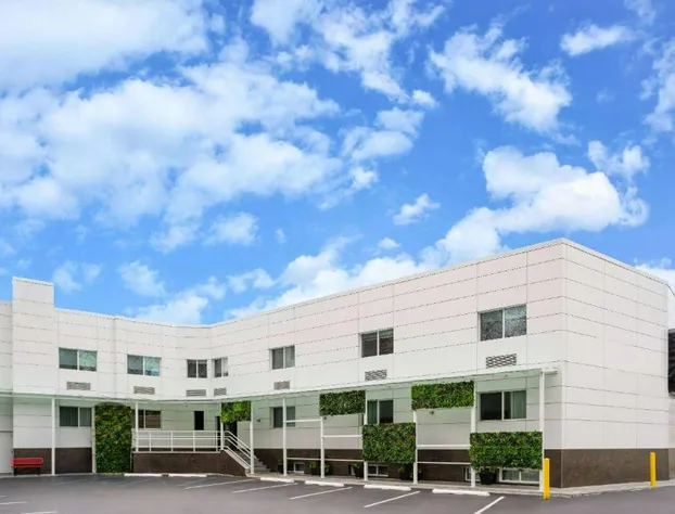 Ramada by Wyndham Bronx hotel detail image 4