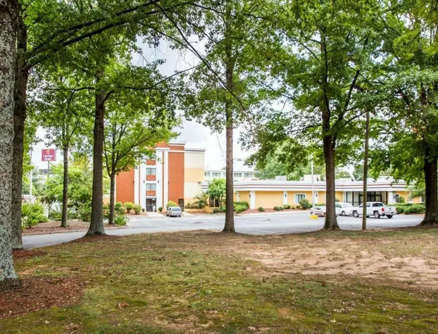 Budgetel Inn & Suites Atlanta hotel detail image 1