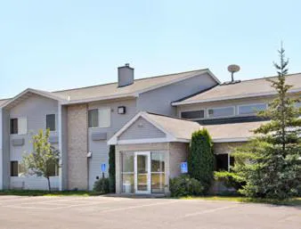 Rodeway Inn Milaca hotel hero