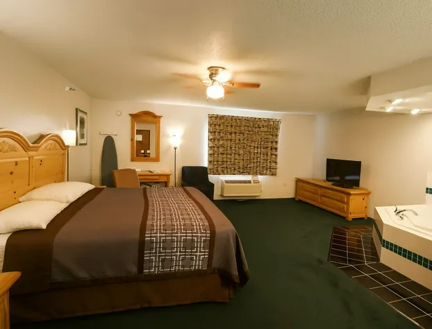 Royal Inn & Suites hotel detail image 1