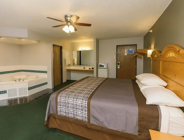 Royal Inn & Suites hotel detail image 4