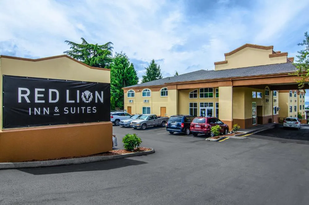 Red Lion Inn & Suites Des Moines hotel hero