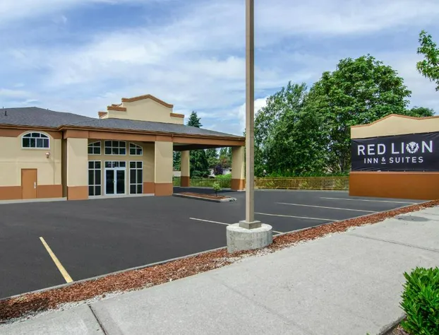 Red Lion Inn & Suites Des Moines hotel detail image 1